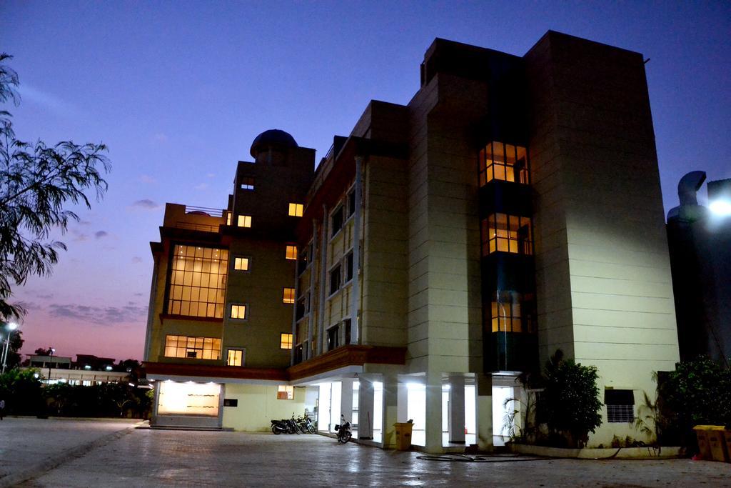 Hotel City Heart Shirdi Exterior foto
