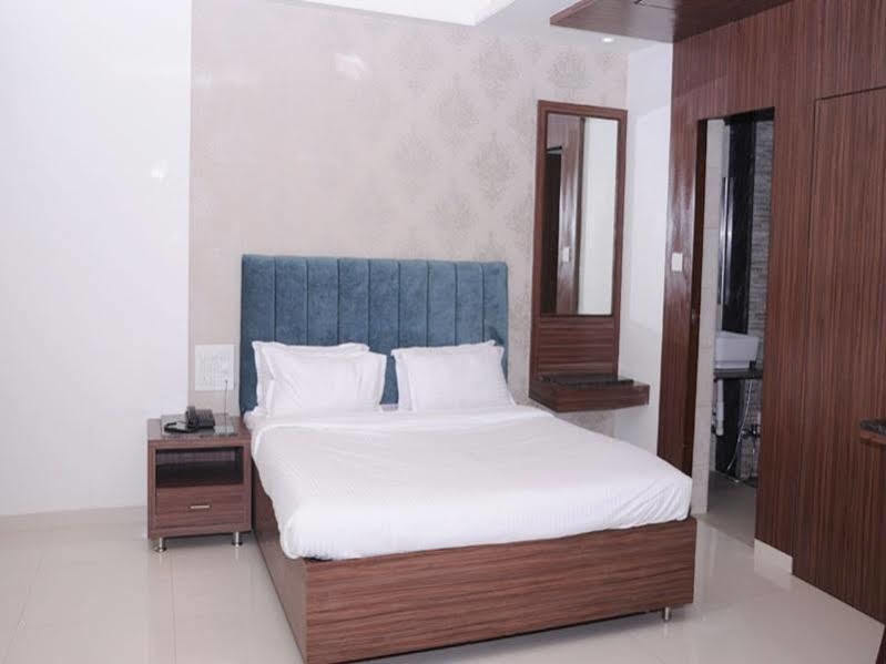Hotel City Heart Shirdi Exterior foto